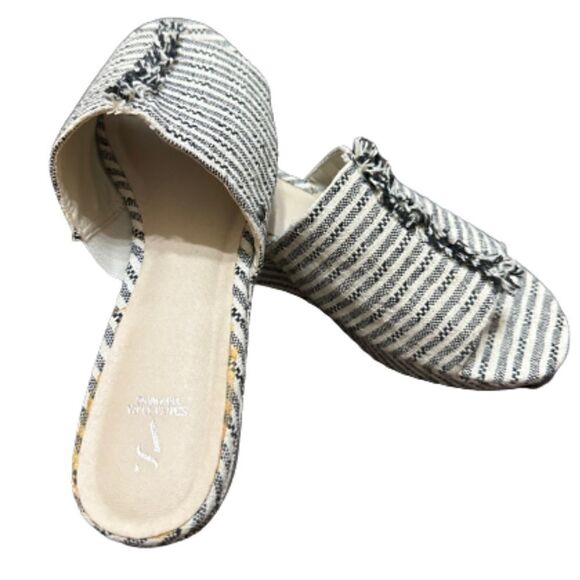 Simply Vera Vera Wang Sandals
Womens  10 Braeburn Wedge Heels - Picture 3 of 7